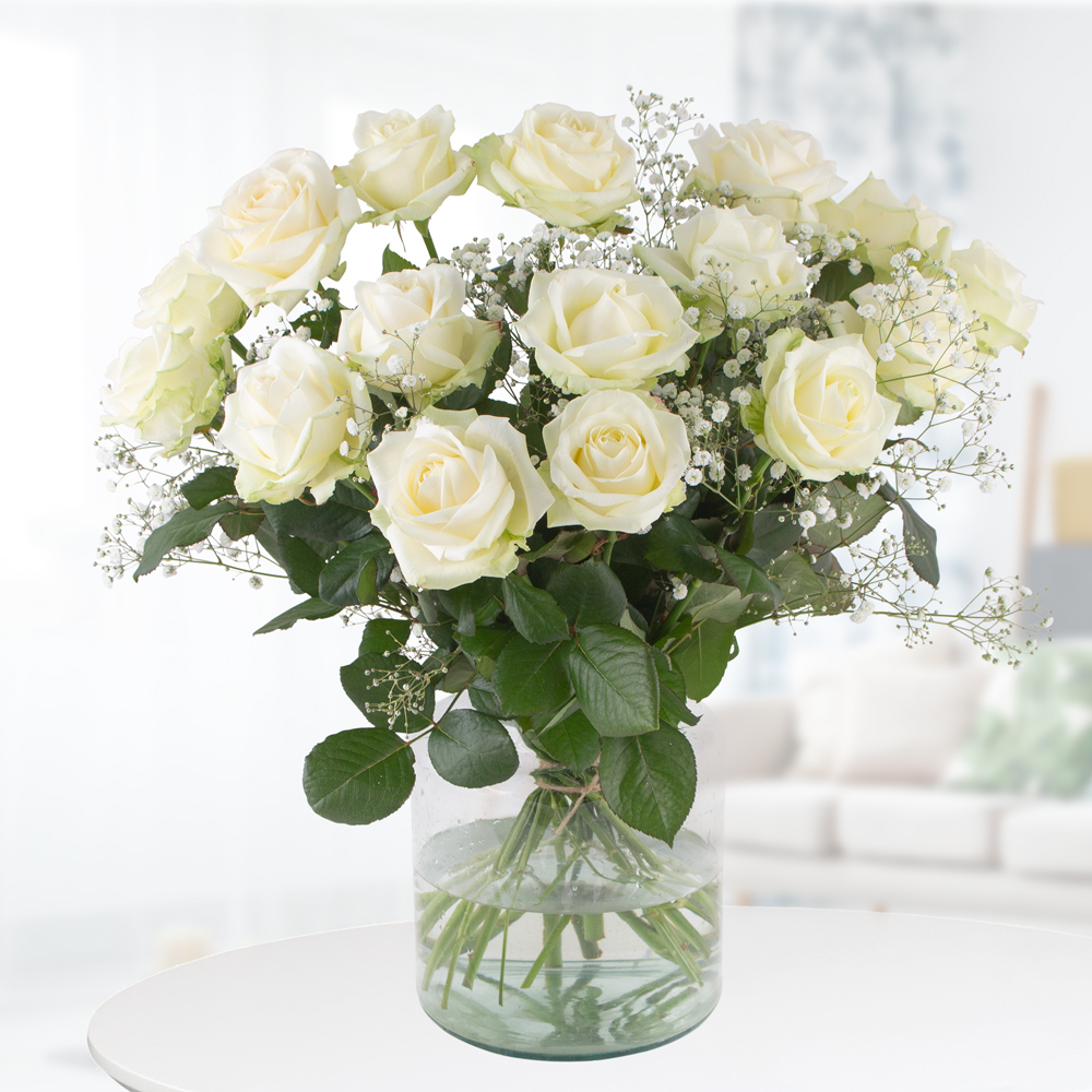 Weiße Rosen mit Schleierkraut - Premium-Rosen