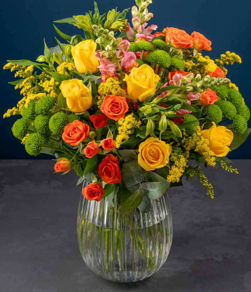 Bright Roses | Eflorist