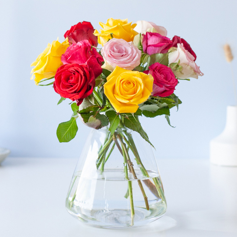 Mixed letterbox roses | Euroflorist