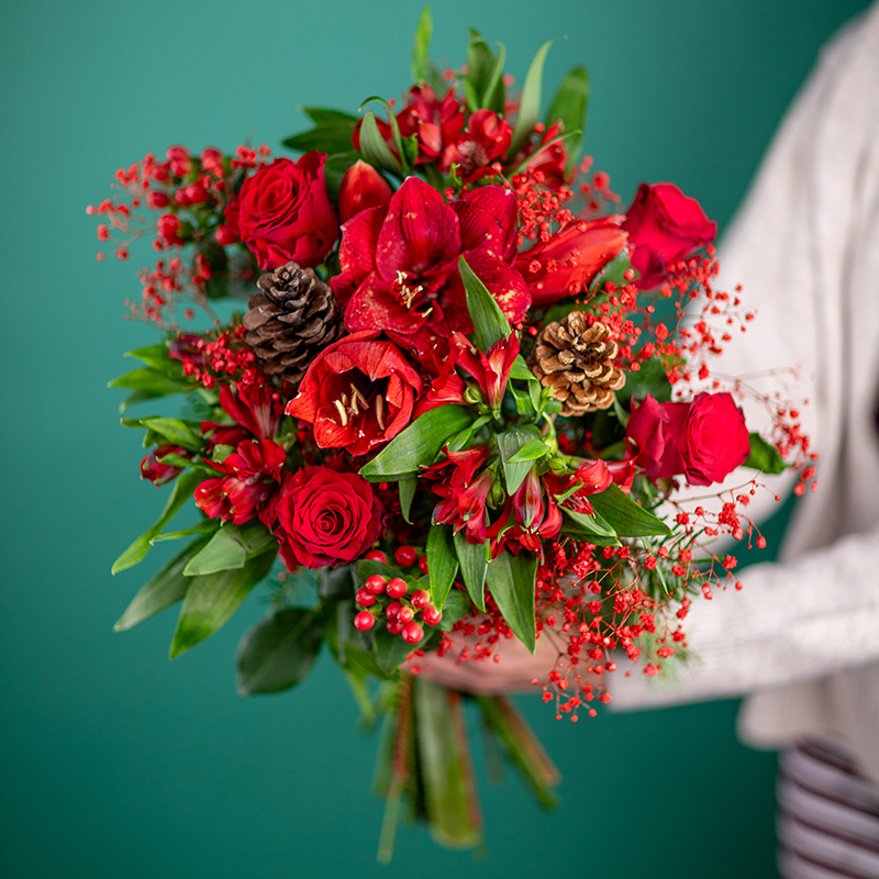 Roter Winterstrauß mit Amaryllis