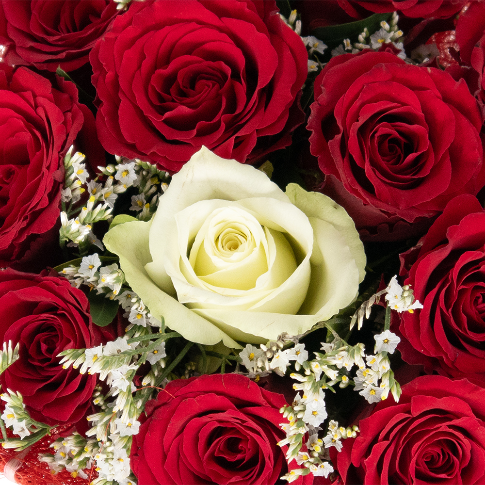Blumenstrauß Rosenkuss in Herzform